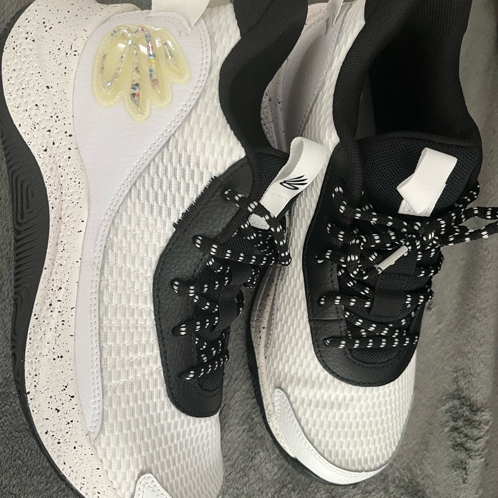 Under Armour Men's Curry 3Z7 Basketball Shoes